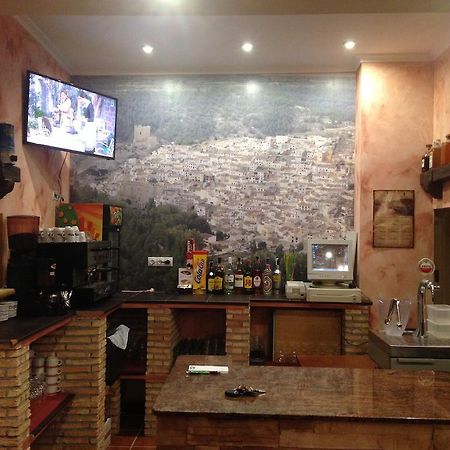 Hostal D'Ernes Алкала дел Хукар Екстериор снимка