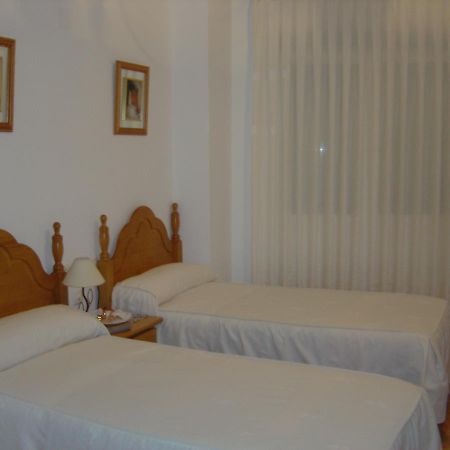 Hostal D'Ernes Алкала дел Хукар Екстериор снимка