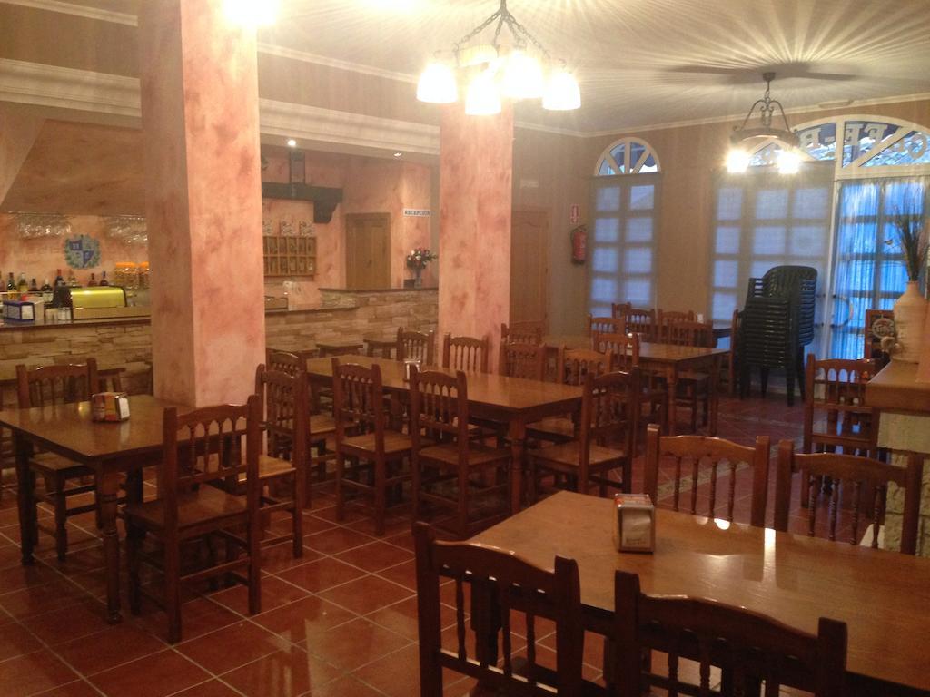 Hostal D'Ernes Алкала дел Хукар Екстериор снимка