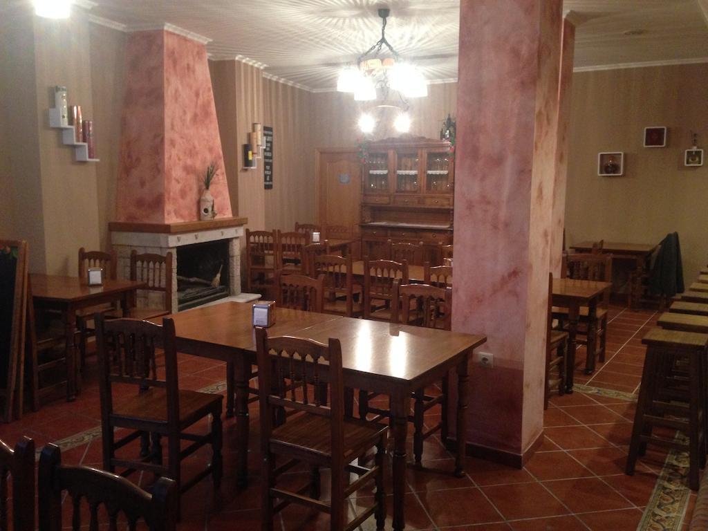 Hostal D'Ernes Алкала дел Хукар Екстериор снимка