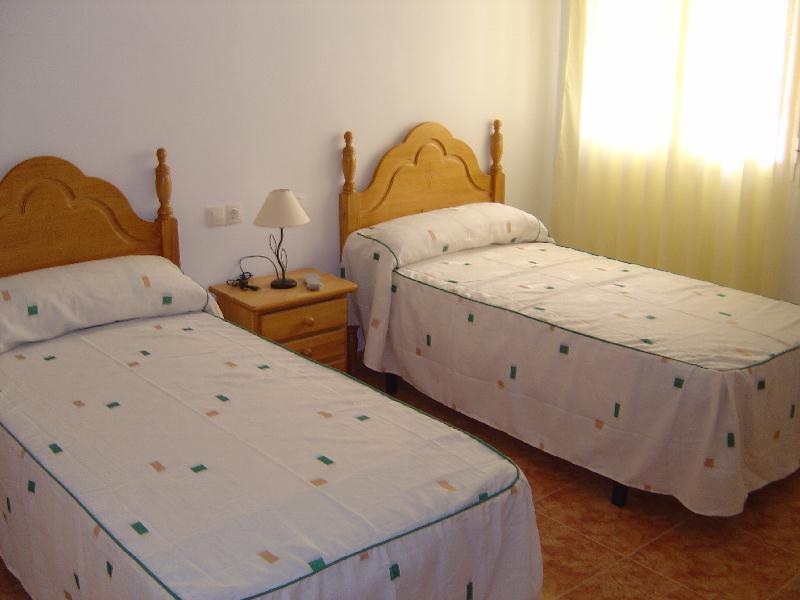Hostal D'Ernes Алкала дел Хукар Екстериор снимка